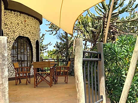Saab Royale Resort