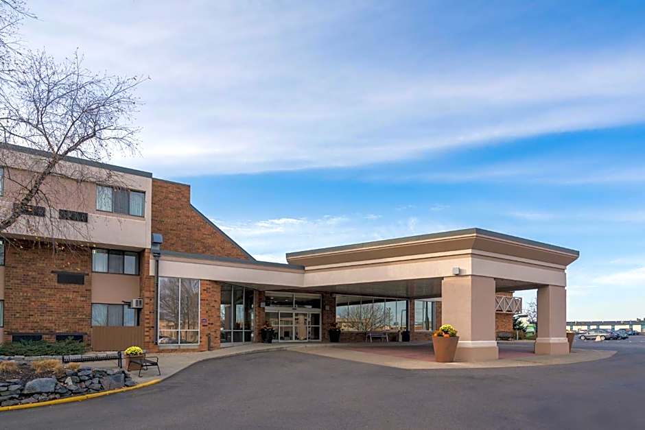 Holiday Inn & Suites St. Cloud By IHG
