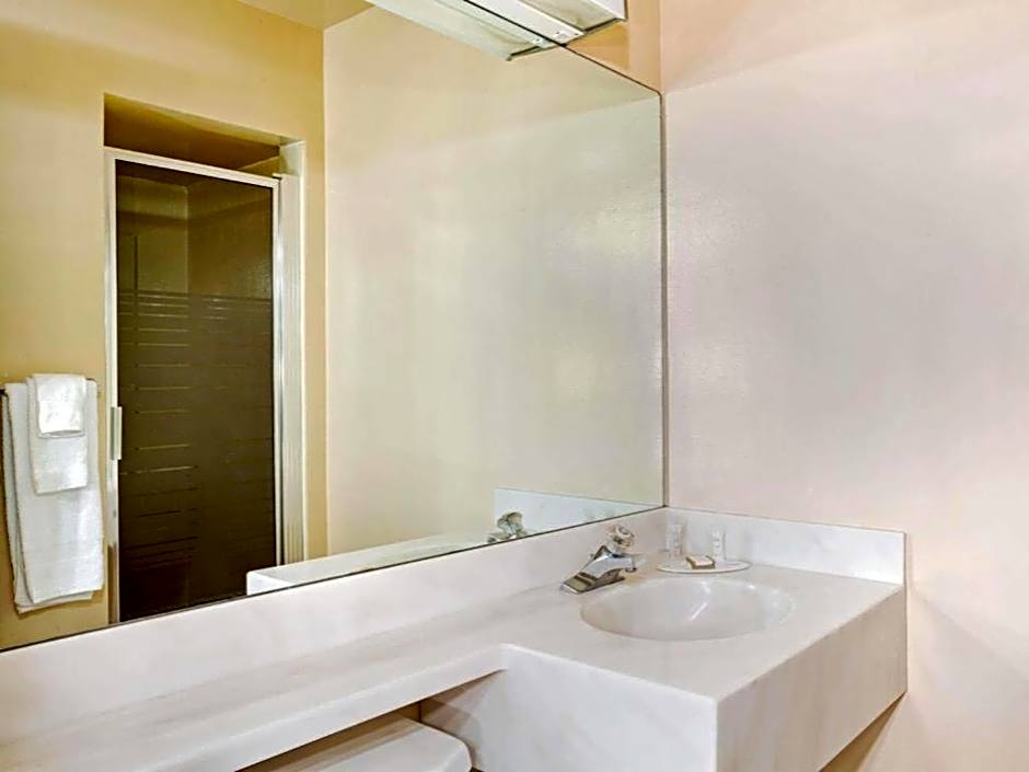 Howard Johnson by Wyndham South Lake Tahoe