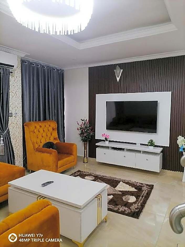 COZY SUITES