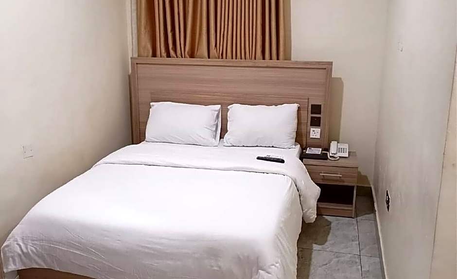 Eleventh House Hotel & Suites Ibadan