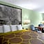 Super 8 by Wyndham Branson / Shepherd of the Hills Exwy