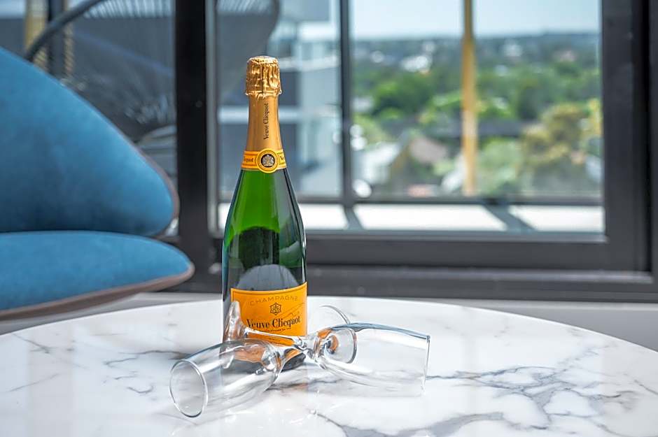 Oros Hotel and Apartments