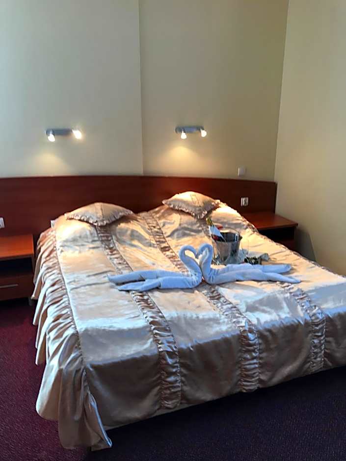 Okulski Grand Rozewie Pokoje i Apartamenty