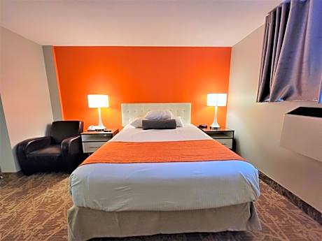 Queen Room - Non-Smoking