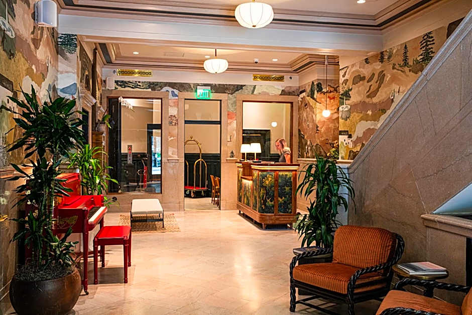 Flat Iron Hotel