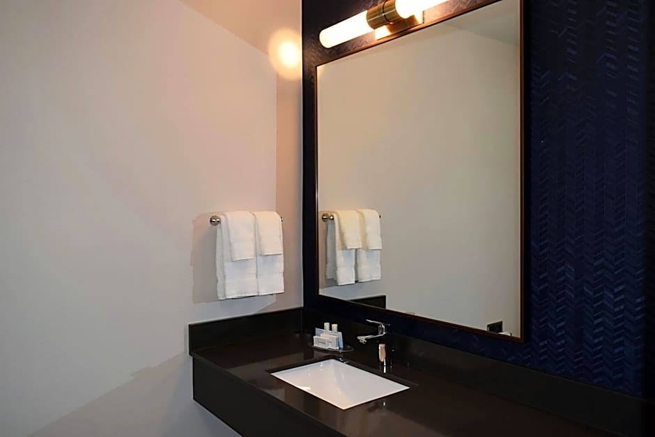 Fairfield Inn & Suites by Marriott Youngstown Austintown