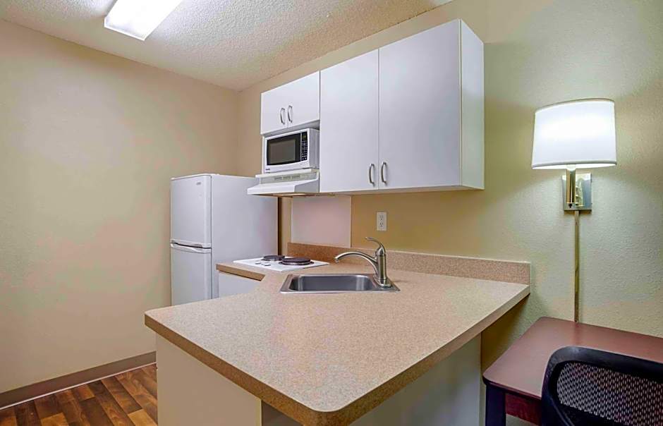 Studio 6 Extended stay Huntsville, AL - US Space & Rocket Center