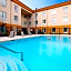 Holiday Inn Express Hotel & Suites Marshall