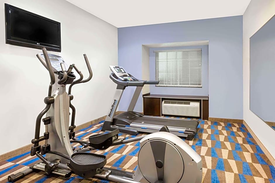Microtel Inn & Suites by Wyndham Tuscaloosa