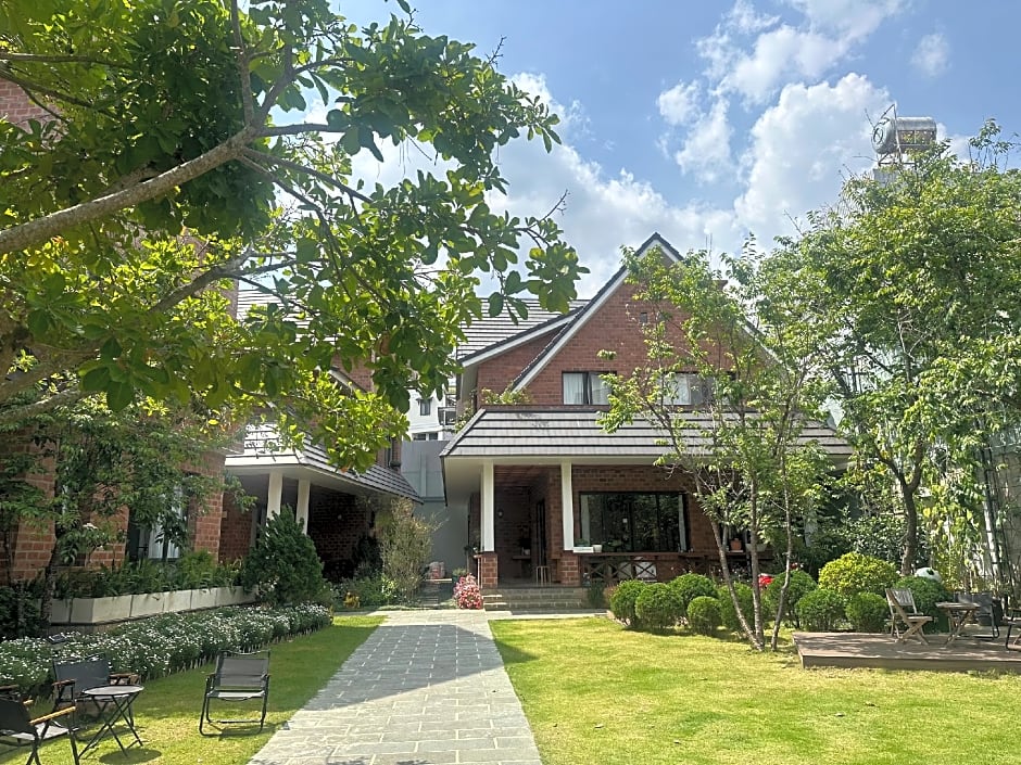 Hoang Loc Villa Hotel