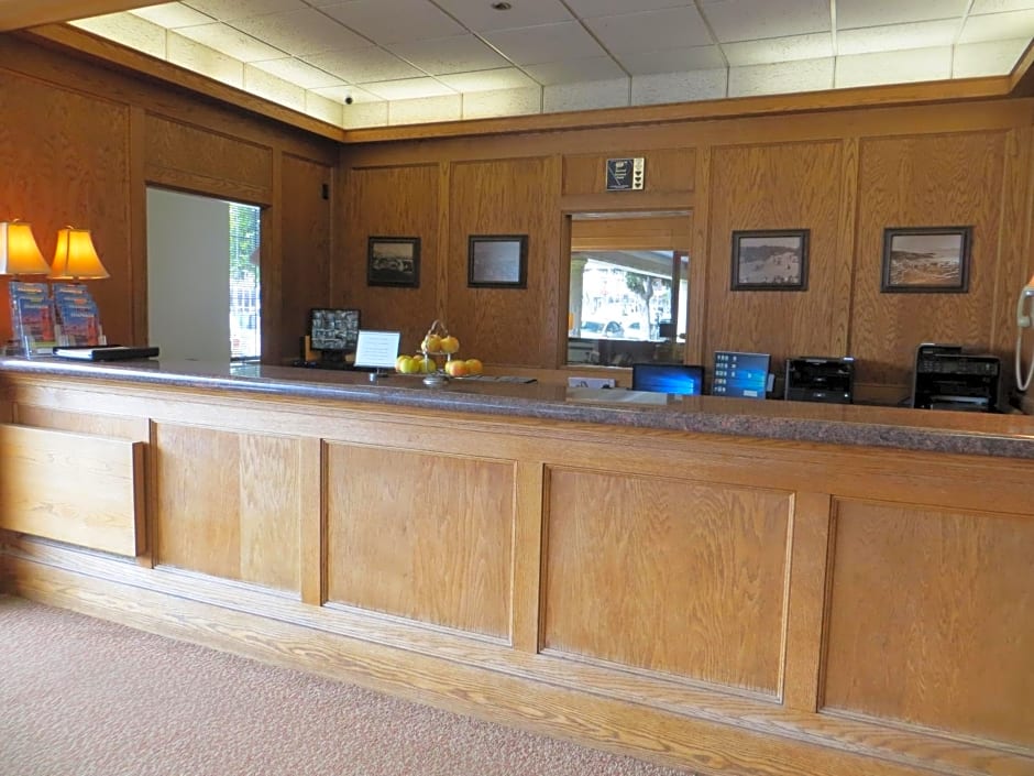 Cow Hollow Inn and Suites