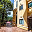 ROYAL PINEAPPLE HOTEL l a welcome to wealth and good fortune