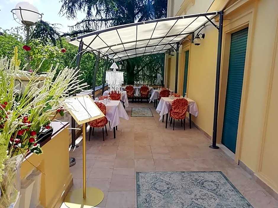 VILLA EVELINA CLUB 