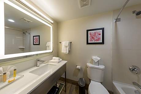 2 Queen Beds Standard Pool View