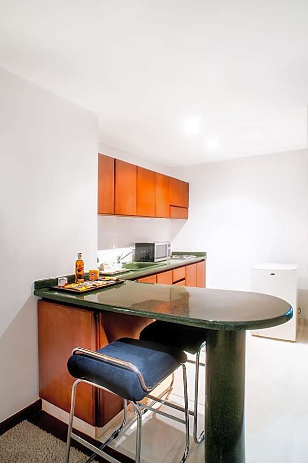 Richmond Suites Hotel