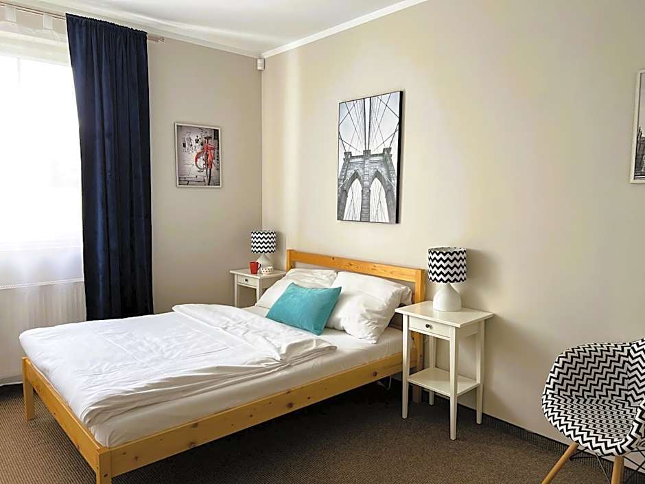 ApartamentyKudowa - Willa Pod Dębami z ogrodem i parkingiem,