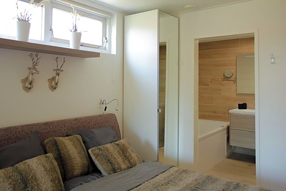 HOLTINGERHUYS Uffelte- Giethoorn! Tegen betaling Wellness!!!