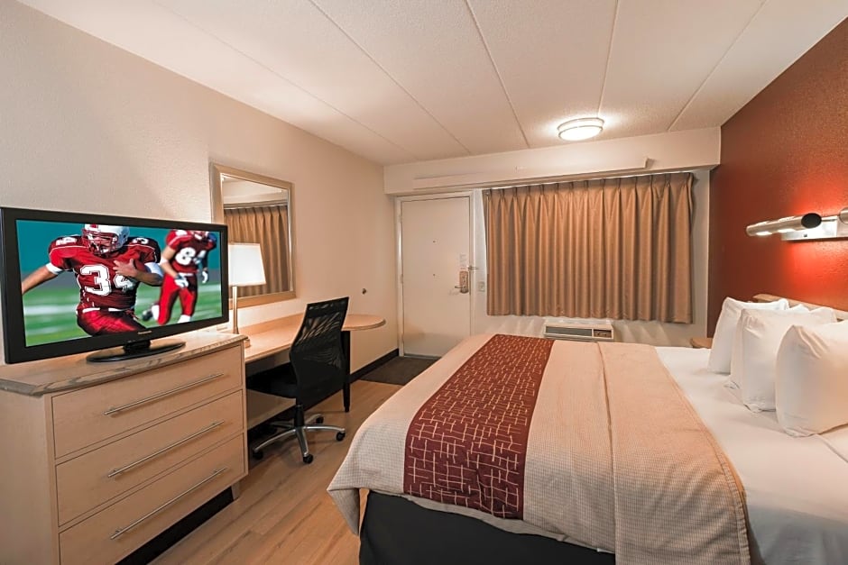 Red Roof Inn Enfield