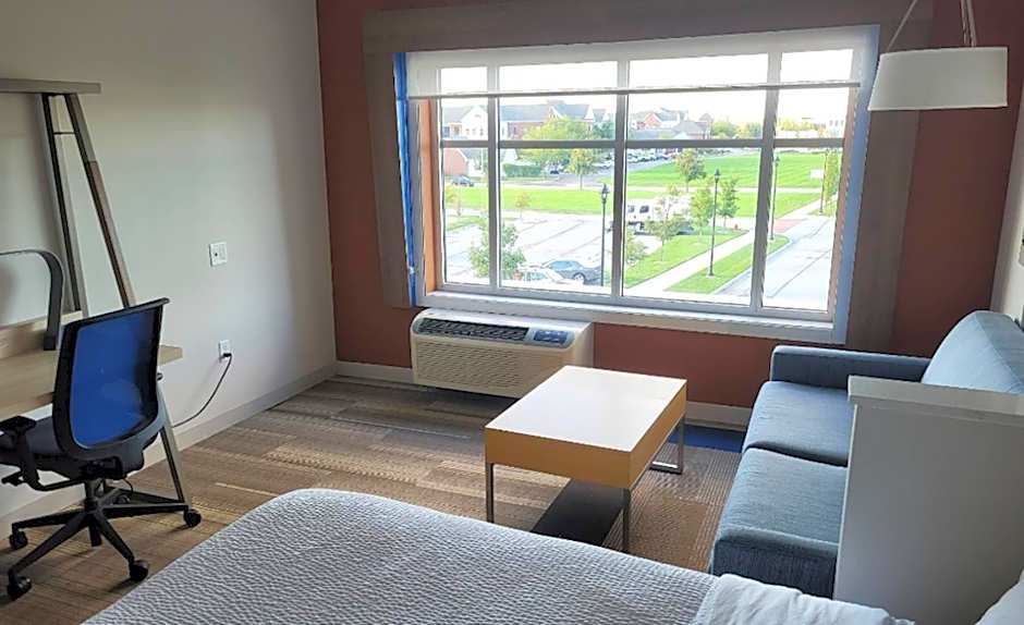 Holiday Inn Express & Suites Toledo South - Perrysburg By IHG