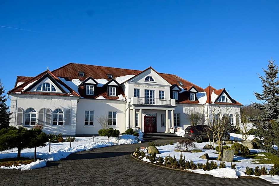 Pałac i Folwark Ńemino