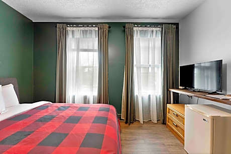 Standard Queen Room