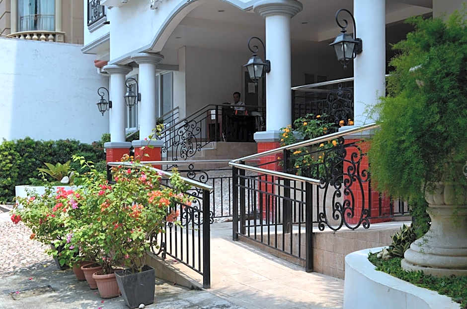 Grand Isabella Residences