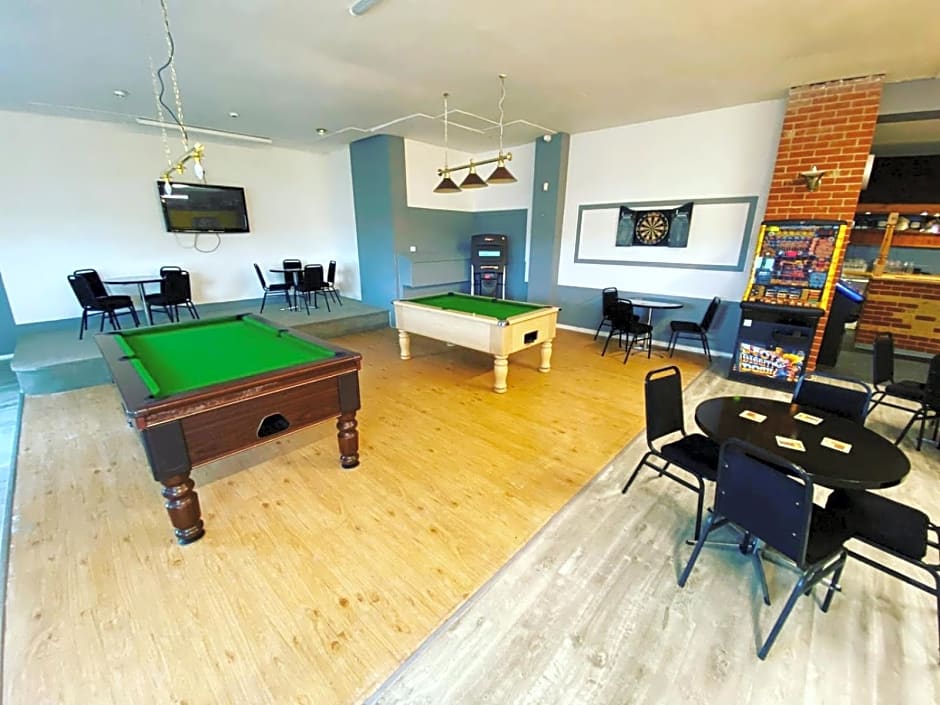 J2 static caravan at Fairway Holiday Park