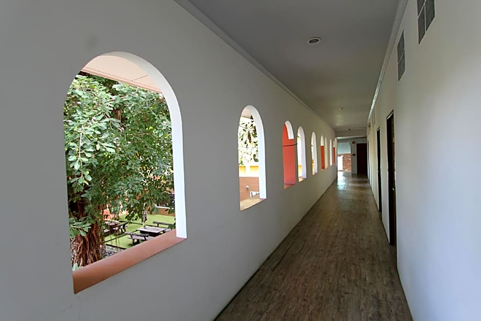 Thada Chateau Hotel