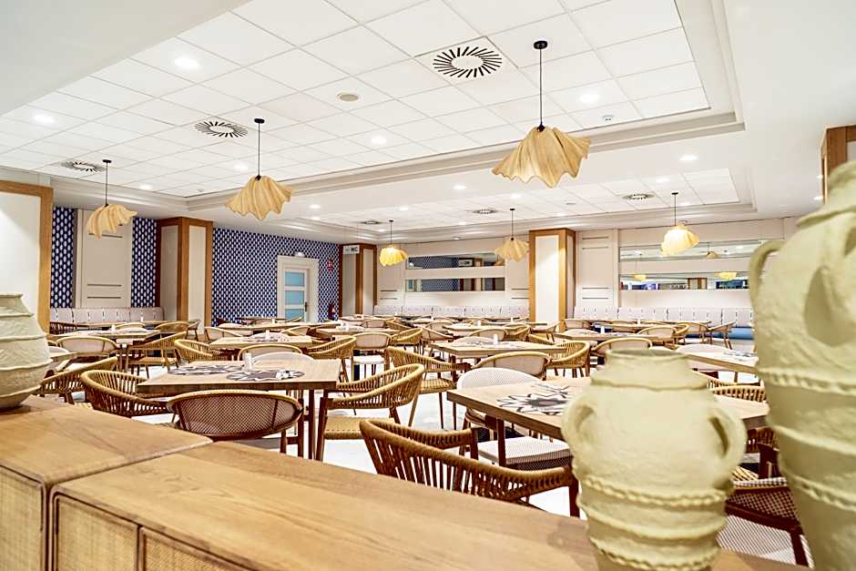 Holiday World VILLAGE Hotel