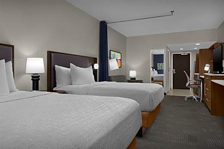 Queen Studio with Two Queen Beds - Non-Smoking