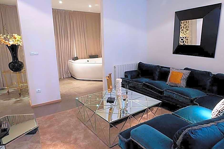 ApartaSuites Satellite by Abalu Hotels