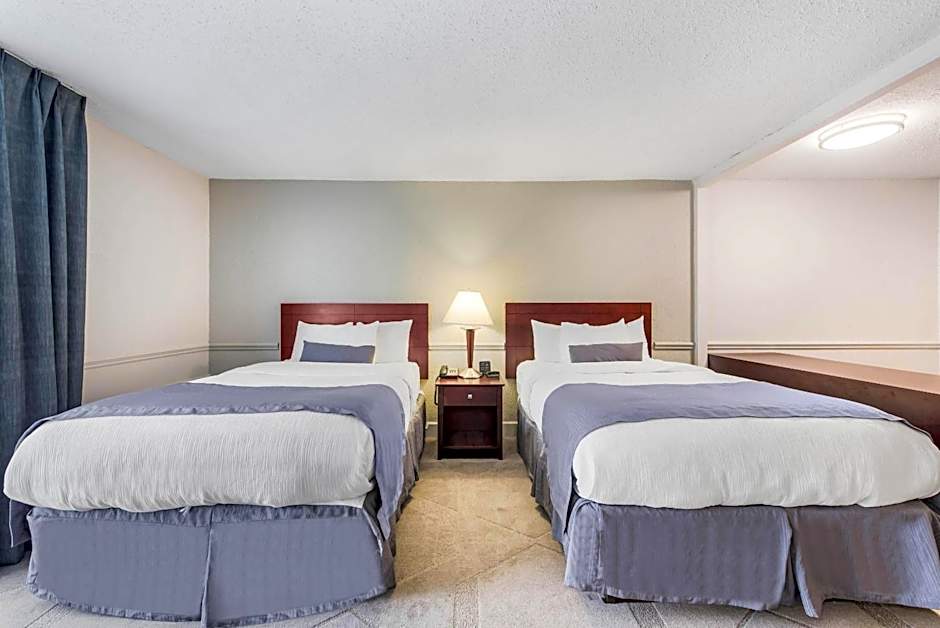 The Blu Hotel Blue Ash Cincinnati, an Ascend Collection Hotel