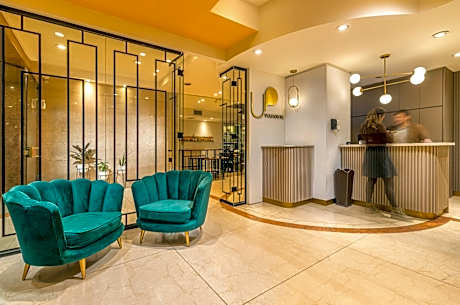 Up Viamonte Hotel