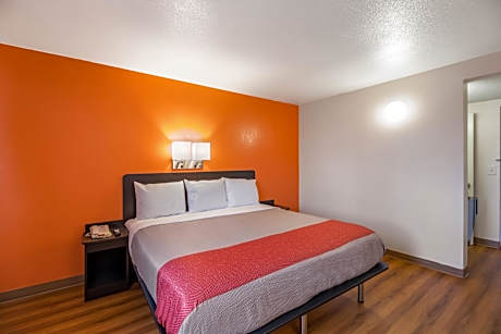 1 King Bed | Hearing Accessible, Non-Smoking