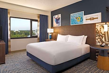 One-Bedroom King Suite with Patio