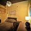 2 Full Beds, Rogers Place Downtown Central, Memorable 1 Bedroom Condo