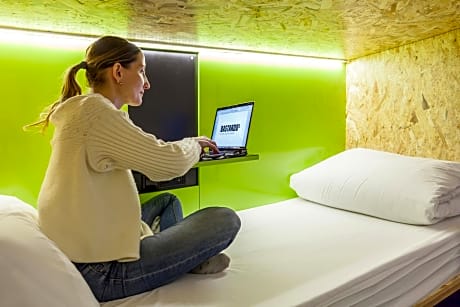 4-Bed Room