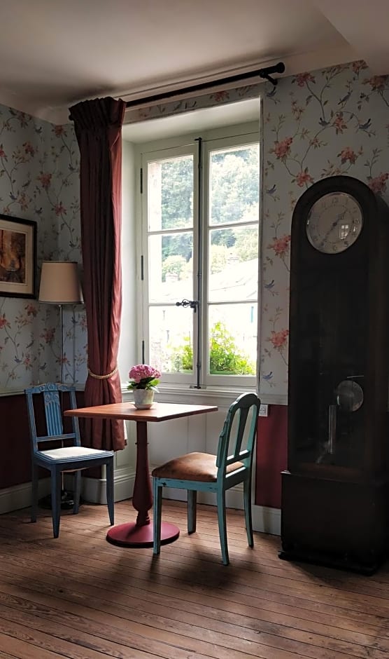 Sweeting's B & B Chailland