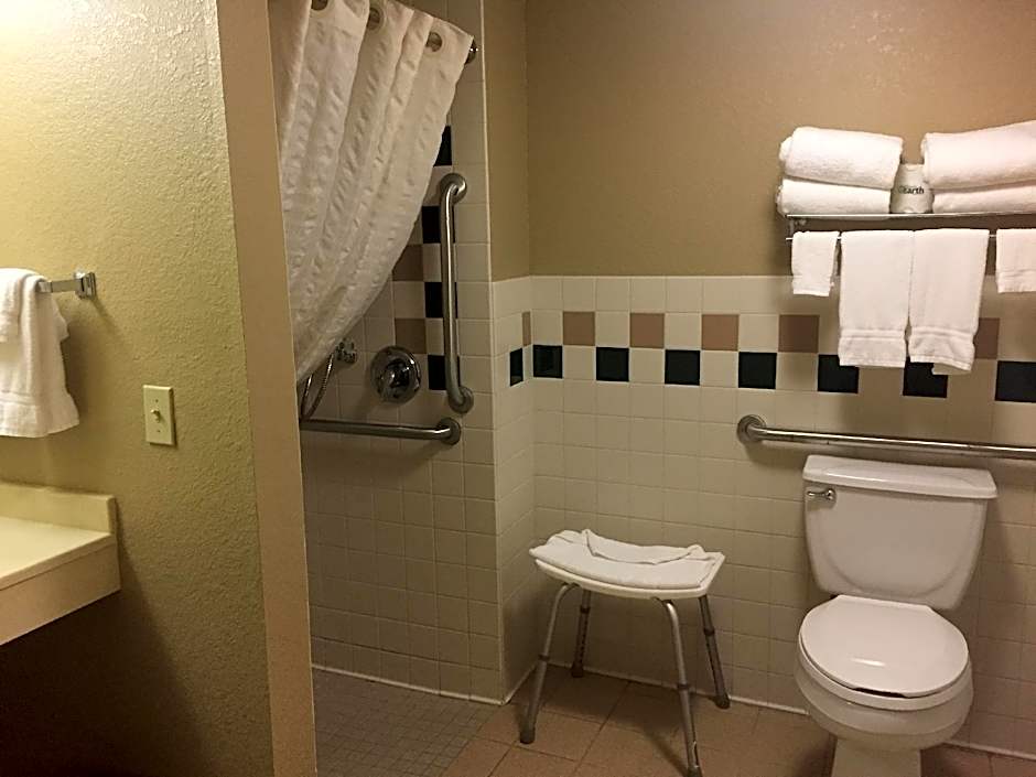 Boarders Inn & Suites by Cobblestone Hotels - Fayette