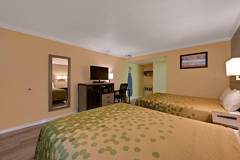 Econo Lodge Woodland near I-5