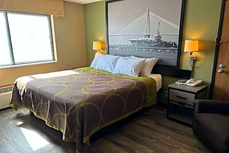 1 Queen Bed Non-Smoking