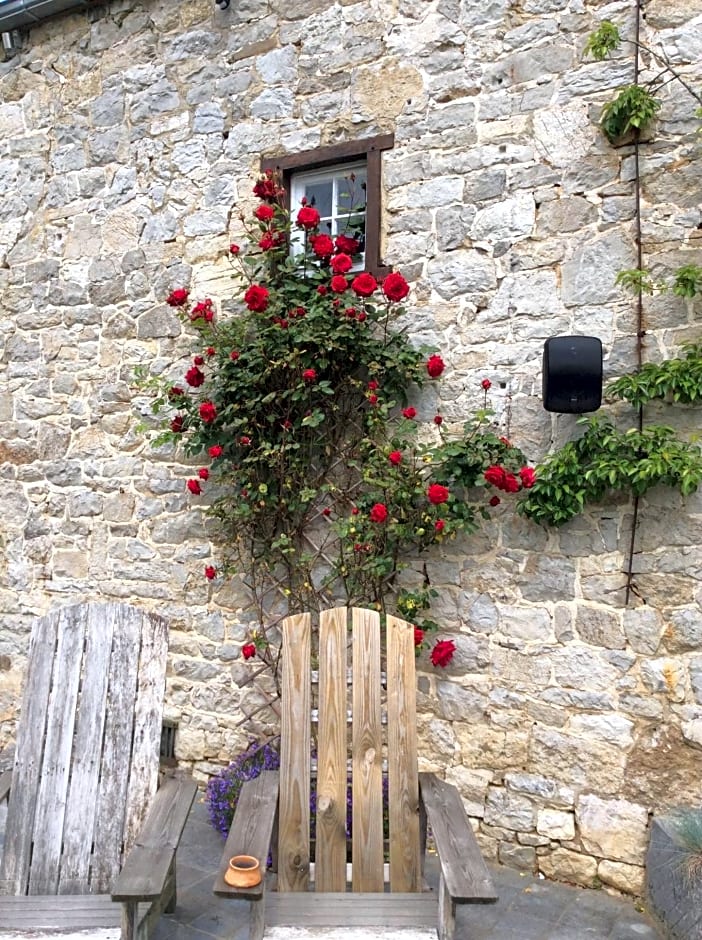 Maison de charme à Crupet et le gîte la suite