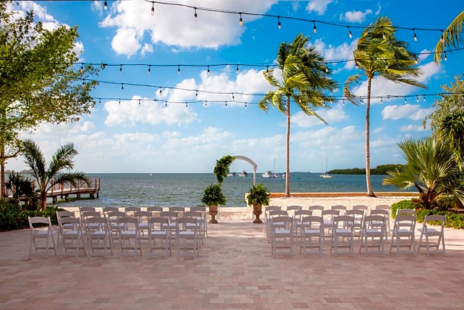 Beachside Resort & Residences