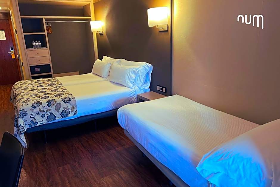 Num Hotel