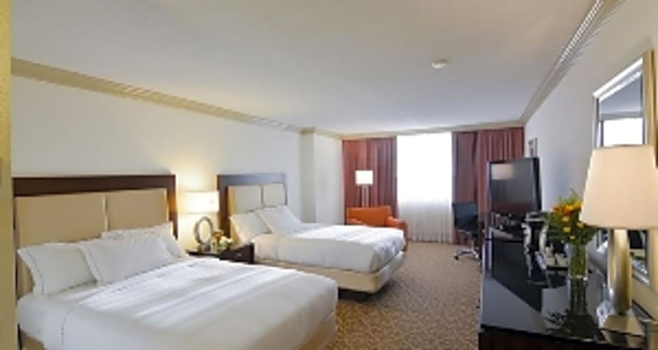Hilton Palm Beach Airport