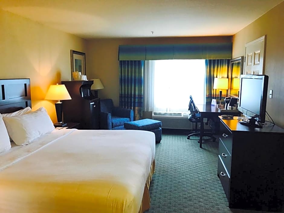 Holiday Inn Express Fort Bragg By IHG