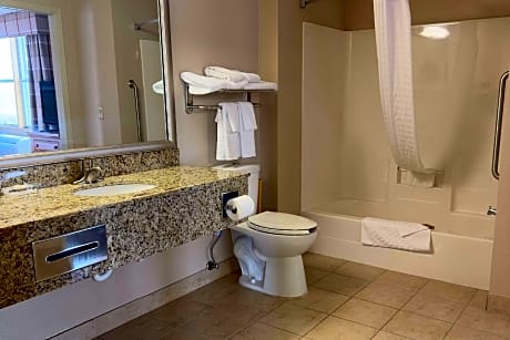1 King Bed, Suite, Nonsmoking, Accessible