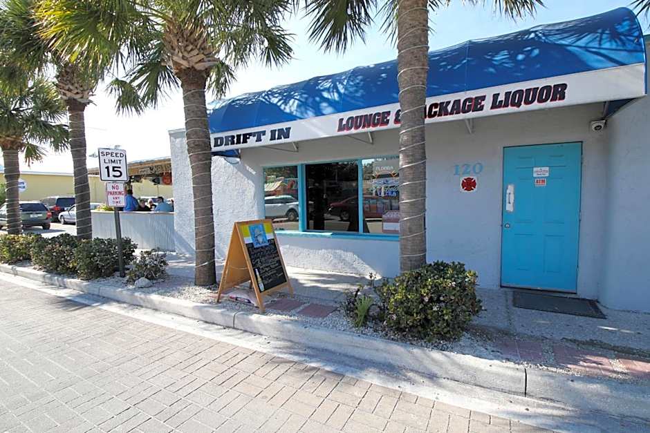 Absolute Anna Maria-Private Beach Access-Heated Pool-Water Views From Every Room