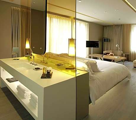Business King Room